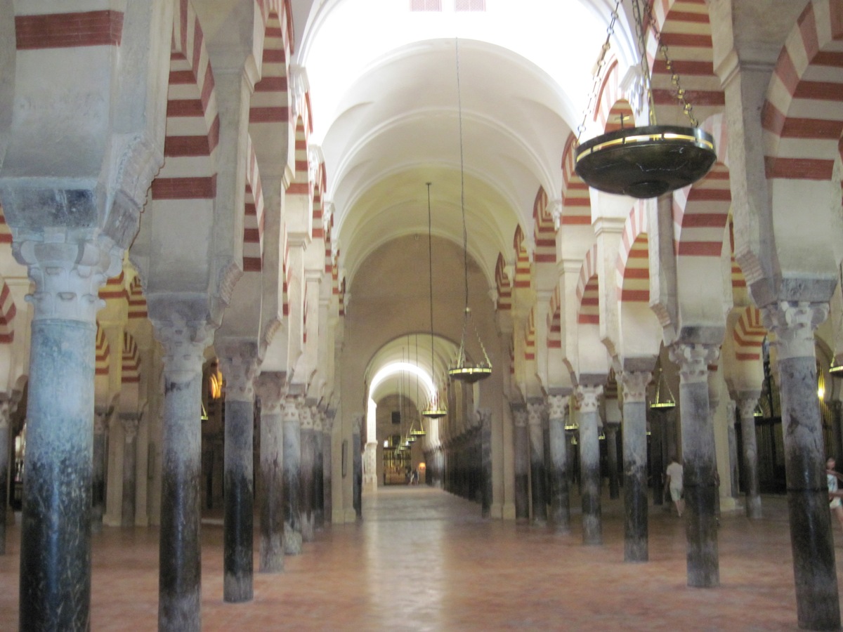 25-Una navata della chiesa -moschea